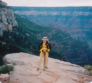 ALAN AT AN OVERLOOK ON THE KAIBAB TRAIL